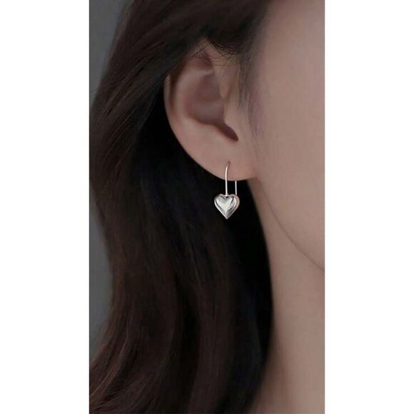 Pierced Heart Earrings - Picture 4 of 5